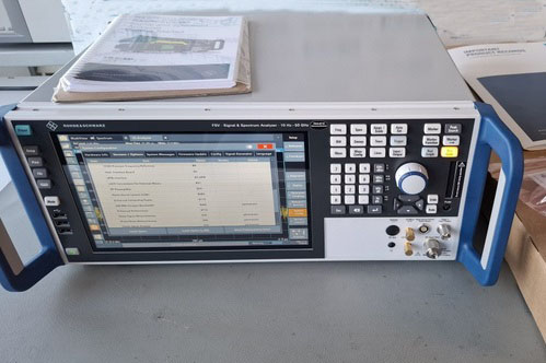 Rohde & Schwarz FSV3050 Spectrum Analyzer Kit